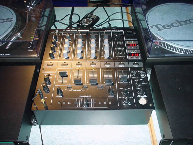 Table Pioneer DJM500.jpg